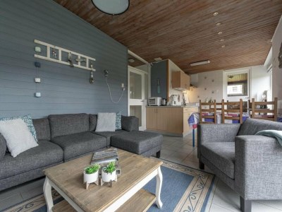 Bungalow Spacious bungalow with lawn - Outdoor photo 15