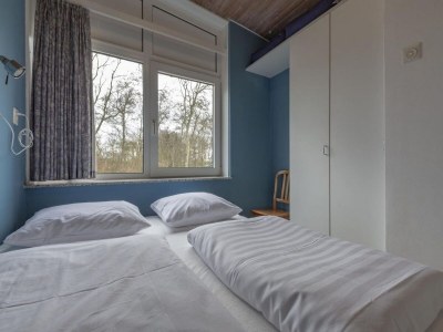 Bungalow Spacious bungalow with lawn - Outdoor photo 22