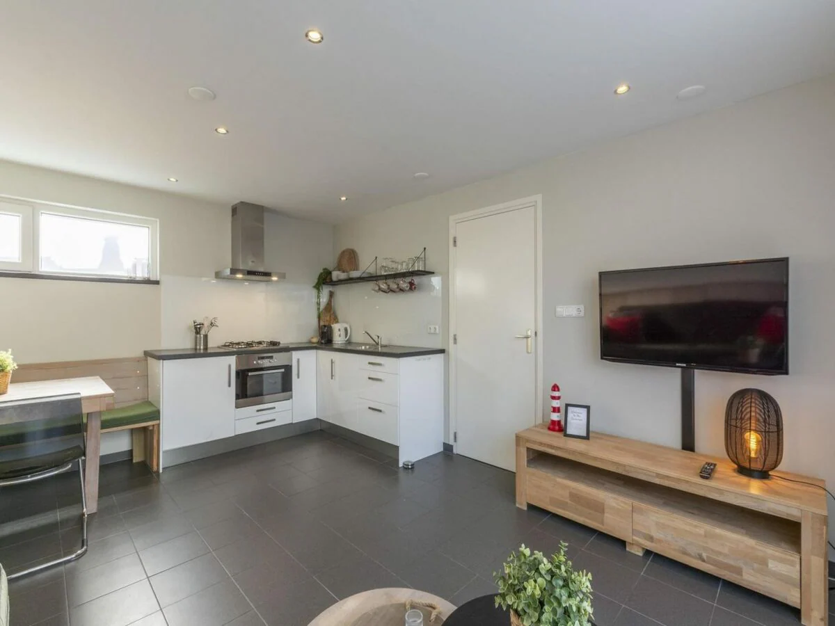 Bungalow Elegant beachside holiday home