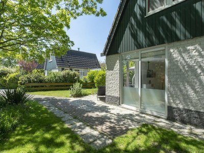 Holiday house Holiday home with pool by the sea - Outdoor photo 7