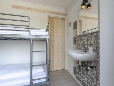 Holiday house Vibrant Holiday home with garden - Outdoor photo 10