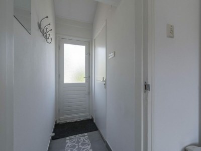 Holiday house Vibrant Holiday home with garden - Outdoor photo 16