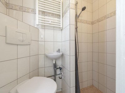 Holiday house Vibrant Holiday home with garden - Outdoor photo 18