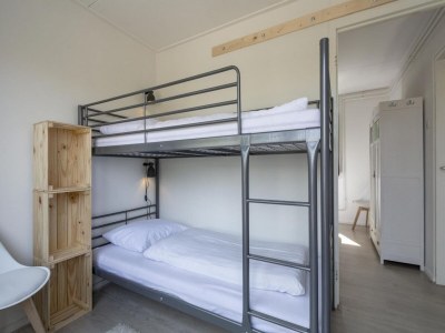 Holiday house Vibrant Holiday home with garden - Outdoor photo 22