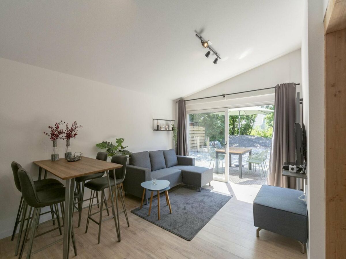 Bungalow Luxurious furnished bungalow with terrace - Outdoor photo 3