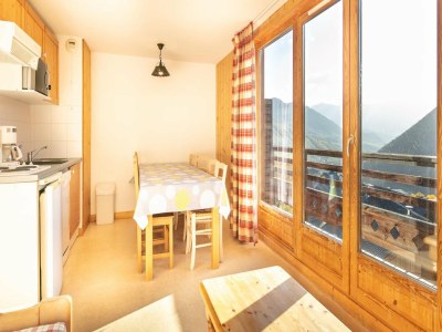 Apartment Apartment in French Alps with Heated Pool - Features photo 12