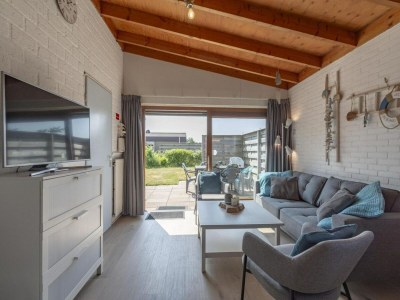 Bungalow Cozy holiday home near sea - Outdoor photo 12