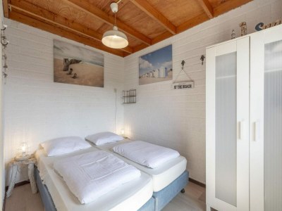 Bungalow Cozy holiday home near sea - Outdoor photo 18