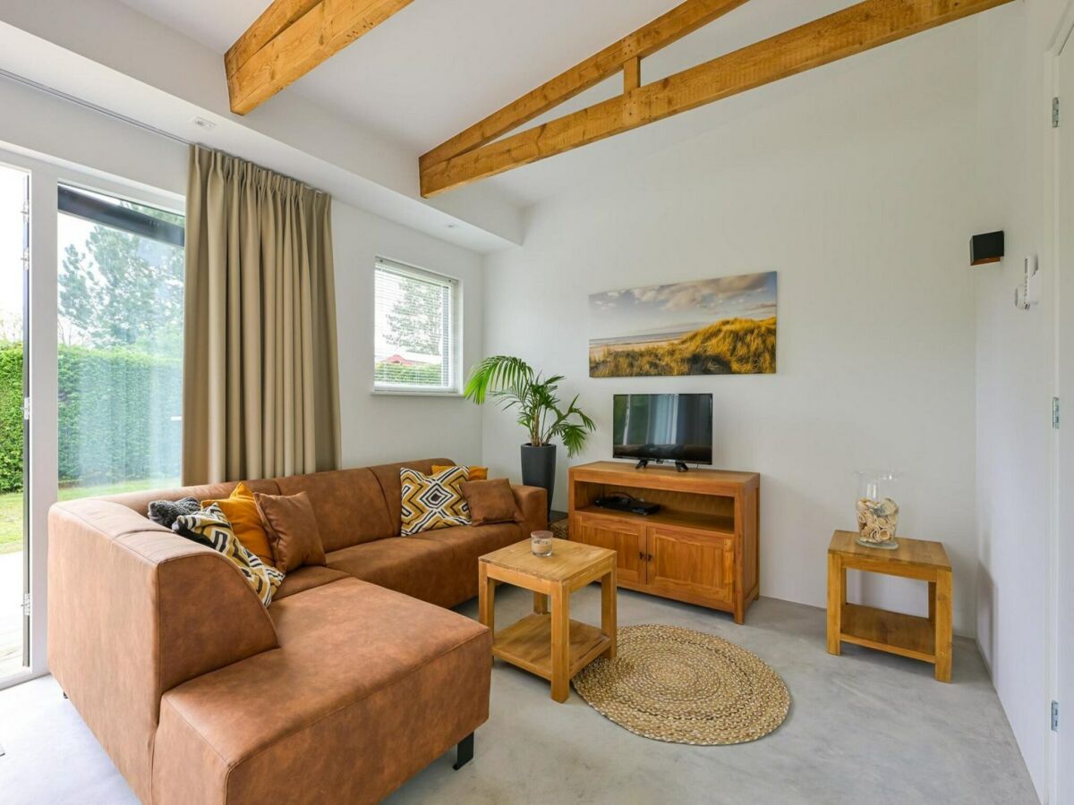 Bungalow Radiant bungalow with garden - Outdoor photo 4