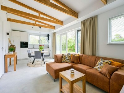 Bungalow Radiant bungalow with garden in Sint Maartenszee - Bungalow