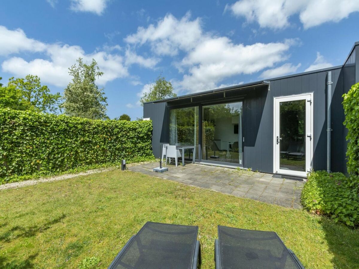 Holiday house Beachside suite with garden