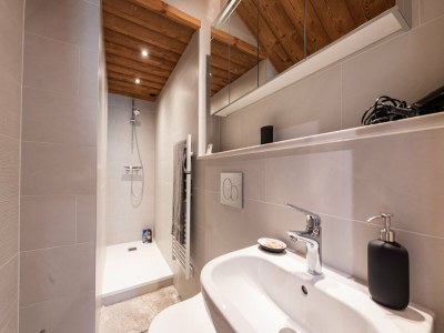 Apartment Apartment in France with Mountain Views & Pool - Features photo 7