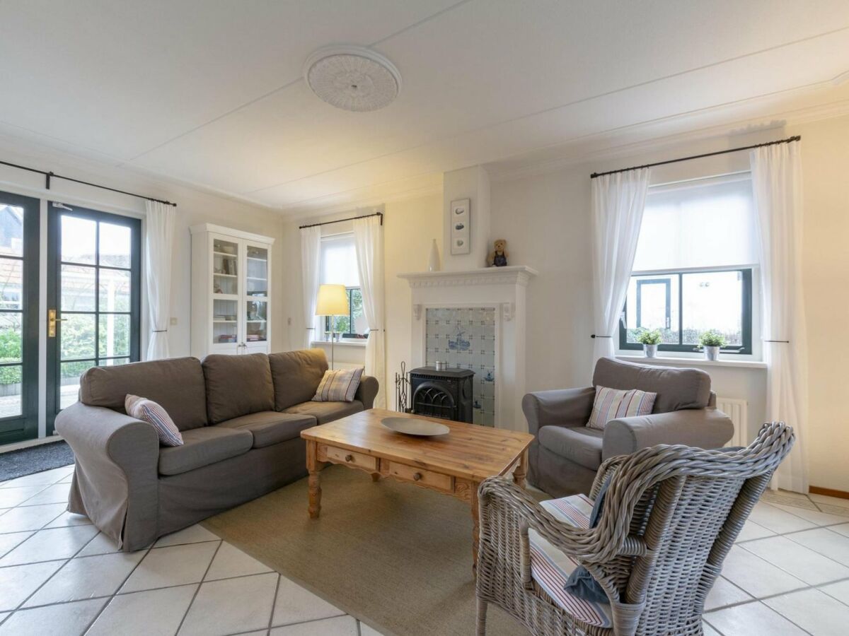 Villa Charming Villa with parasol - Outdoor photo 3