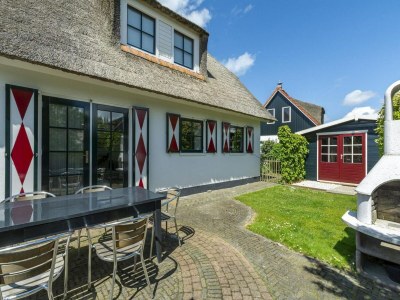 Villa Charming Villa with parasol - Outdoor photo 29