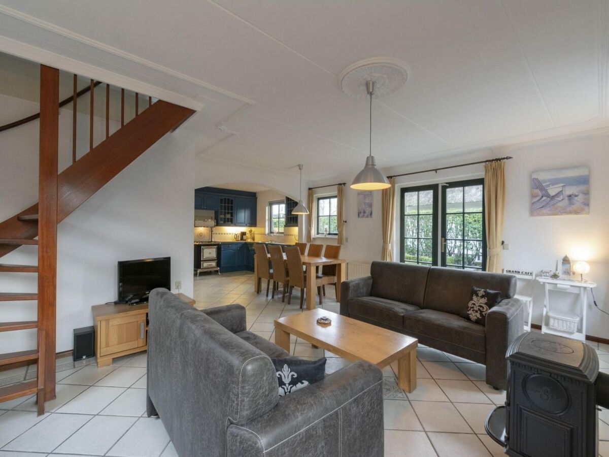 Villa Gracious holiday villa with terrace - Outdoor photo 3