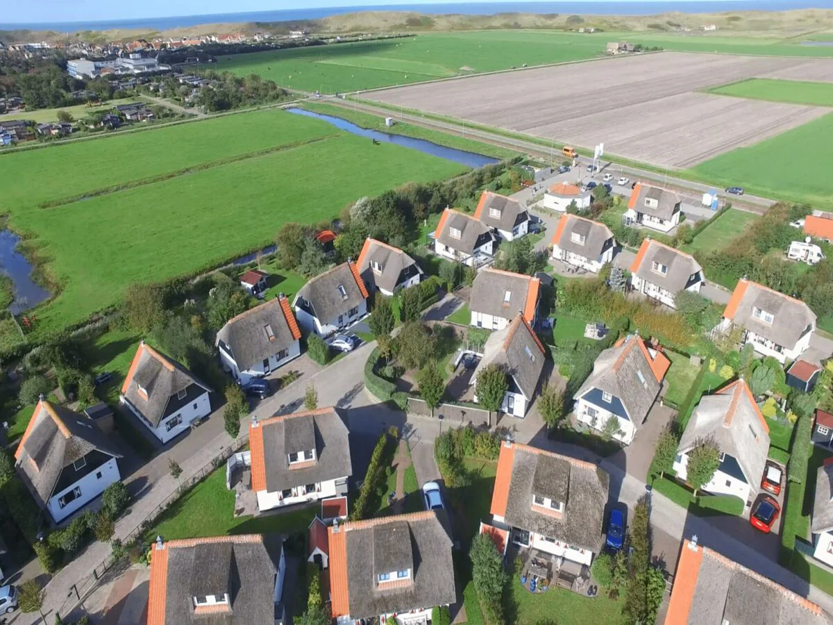 Villa Holiday villa with fenced garden - Outdoor photo 5