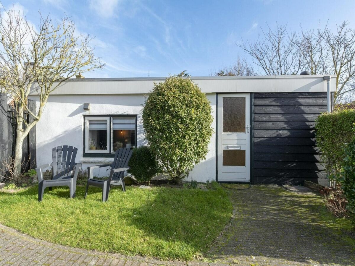 Holiday house Comfy holiday home near sea