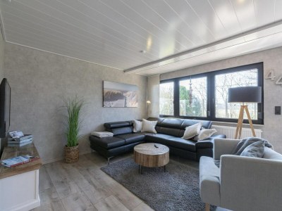 Bungalow Cozy bungalow with garden - Outdoor photo 2