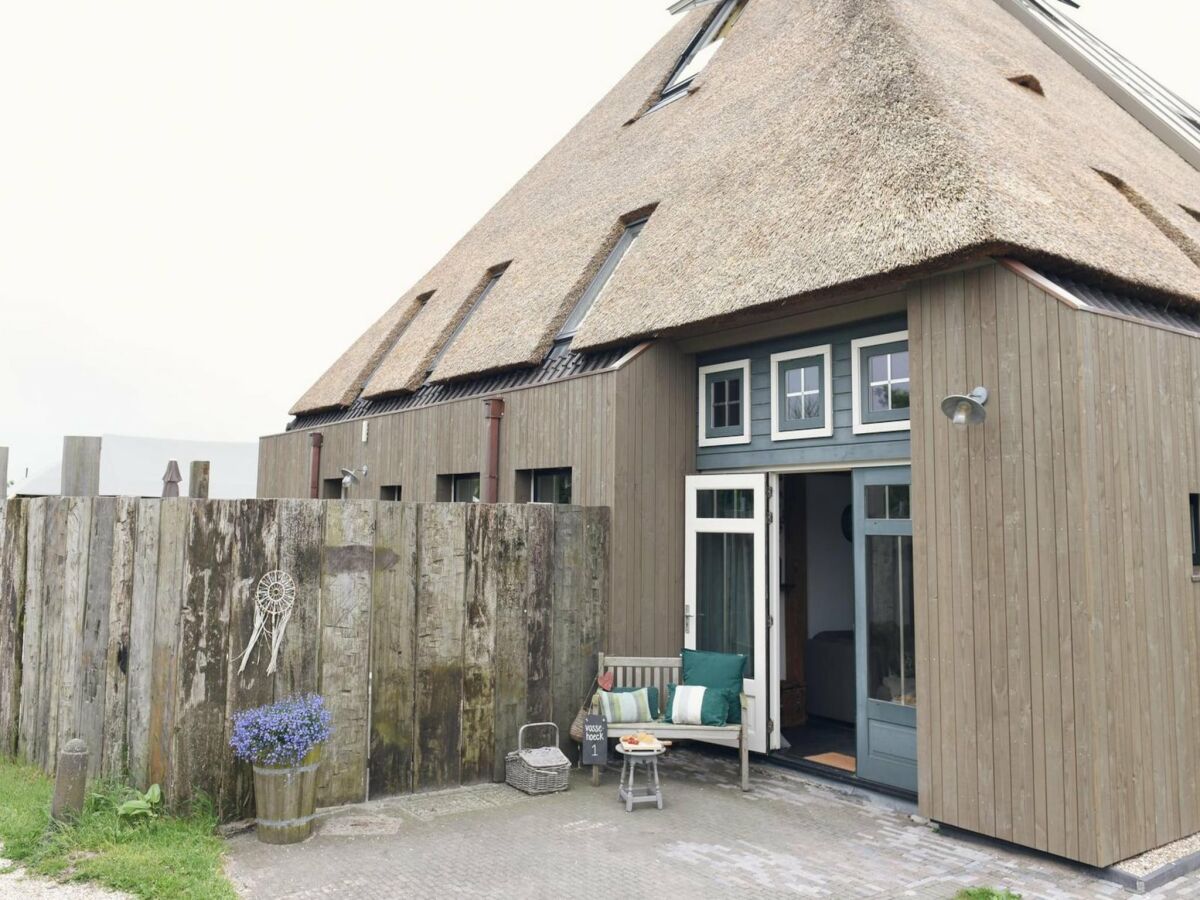 Apartment Spacious apartment with garden