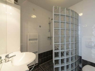 Holiday house Luxury apartment with garden - Outdoor photo 12