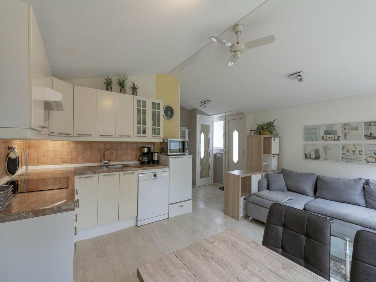 Bungalow Holiday home in Callantsoog with patio - Outdoor photo 3