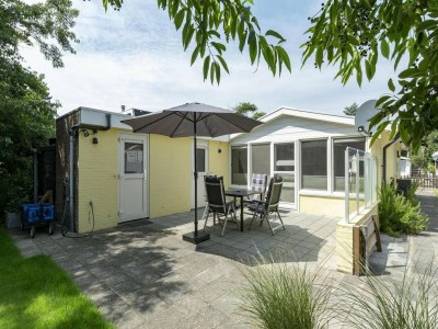 Bungalow Holiday home in Callantsoog with patio - Outdoor photo 5