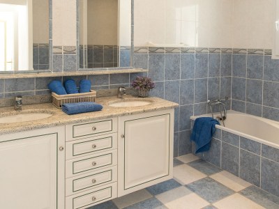 Villa Villa la Garrigue - Features photo 22