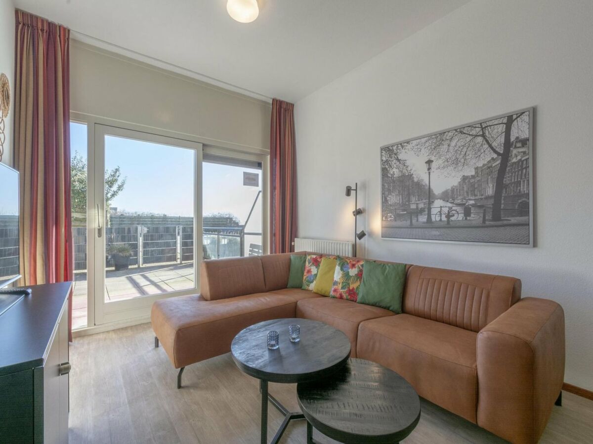 Apartment Gorgeous apartment beachside with garden