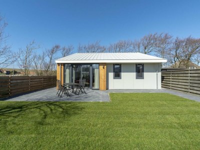 Bungalow Gorgeous Holiday home with patio - Outdoor photo 9