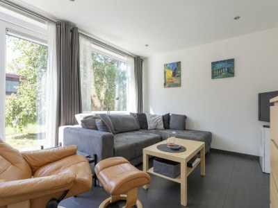 Bungalow Alluring seaside holiday home in Callantsoog - Outdoor photo 5