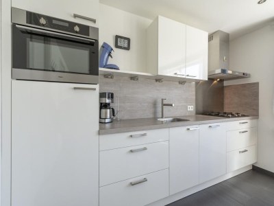 Bungalow Alluring seaside holiday home in Callantsoog - Outdoor photo 9