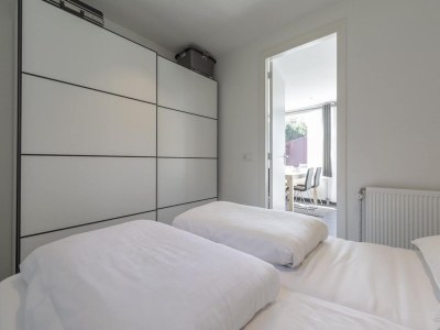 Bungalow Alluring seaside holiday home in Callantsoog - Outdoor photo 13