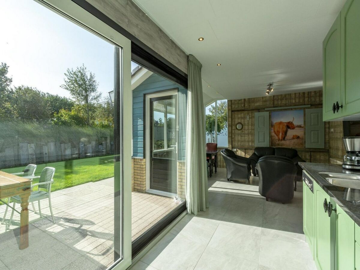 Holiday house Pleasant Holiday home with garden - Outdoor photo 5