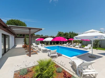 Apartment Nino with Shared Pool - Apartment Nino A2 with Garden View in Porec - Apartment