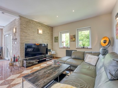 Villa - Villa Ravina - Features photo 17