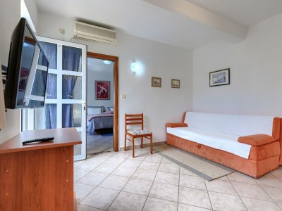 Apartment Nino with Shared Pool - One-Bedroom  A3 with Terrace - Features photo 19