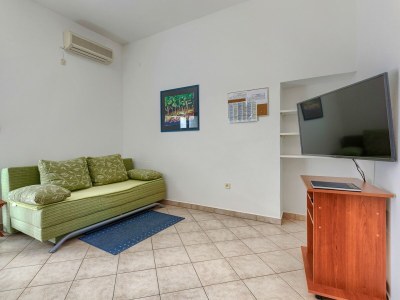 Apartment Nino with Shared Pool - One-Bedroom A4 with Terrace - Features photo 19