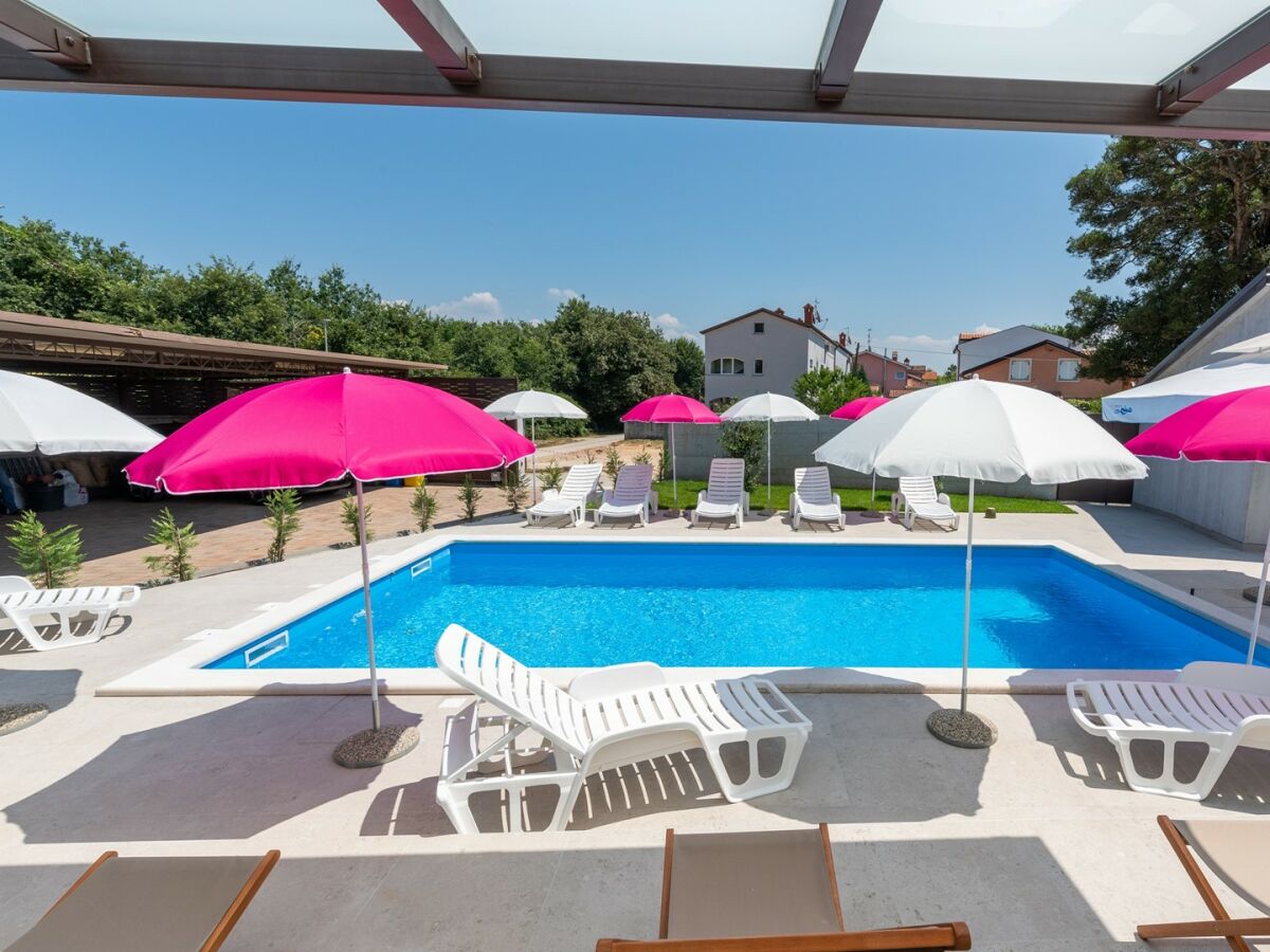 Apartment Nino with Shared Pool - One-Bedroom A1 with Balcony - Outdoor photo 3