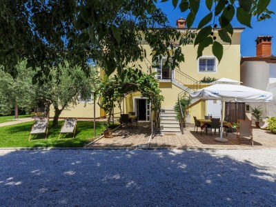 Apartment Nino with Shared Pool - One-Bedroom A1 with Balcony in Porec - Apartment