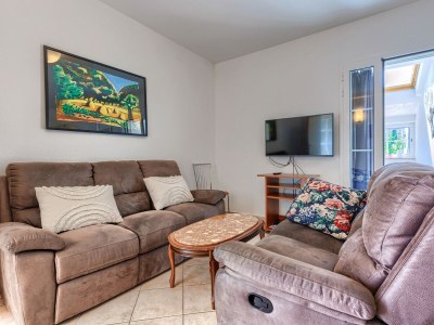 Apartment Nino with Shared Pool - One-Bedroom A1 with Balcony - Features photo 13