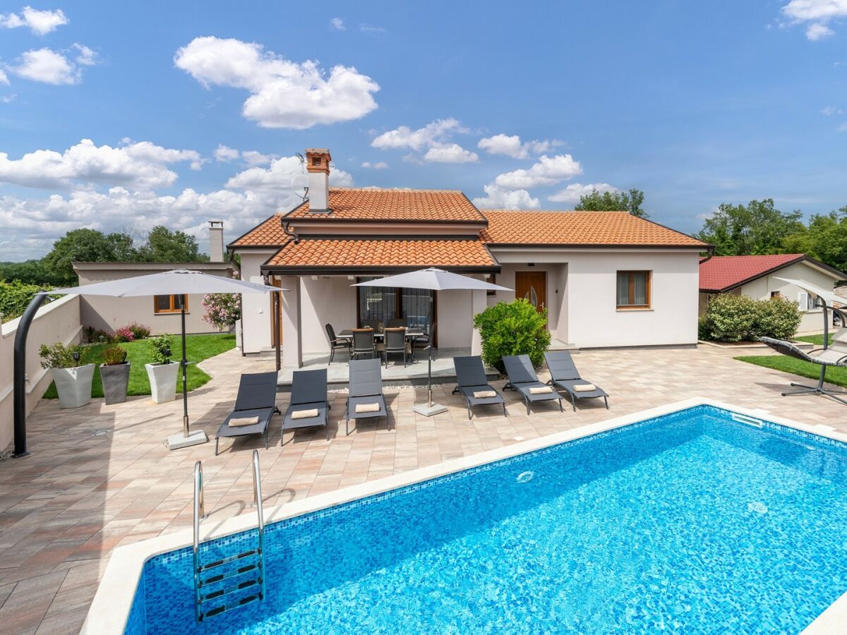 Villa - Villa Ajlin with Private Pool - Outdoor photo 2