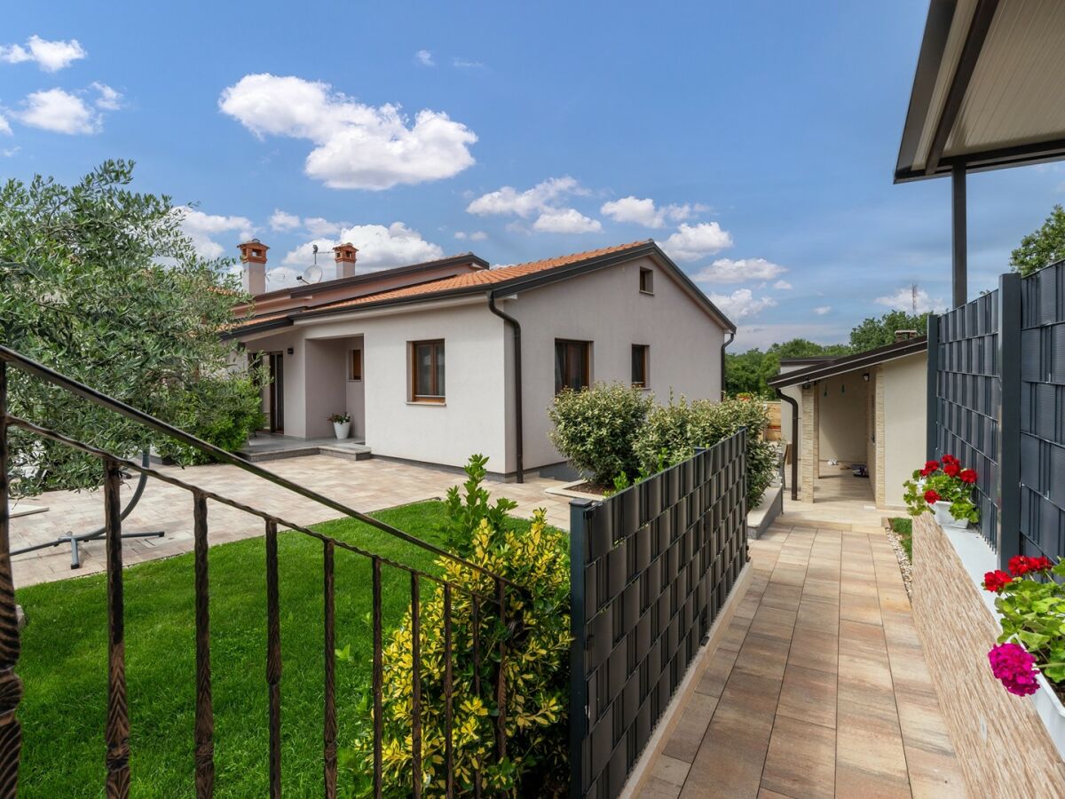 Villa - Villa Ajlin with Private Pool - Outdoor photo 4