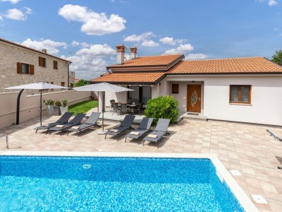 Villa - Villa Ajlin with Private Pool in Sveti Lovrec - Villa