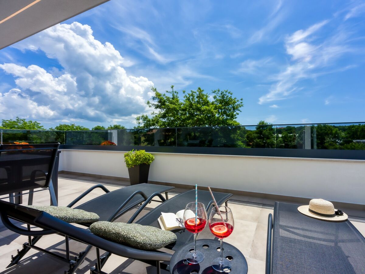 Apartment - App Ana with Shared Pool and Jacuzzi - Outdoor photo 3