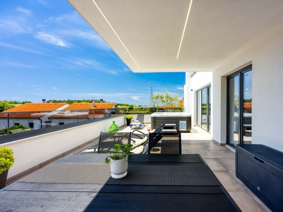 Apartment - App Ana with Shared Pool and Jacuzzi - Outdoor photo 4