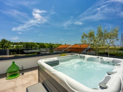 Apartment - App Ana with Shared Pool and Jacuzzi - Outdoor photo 8