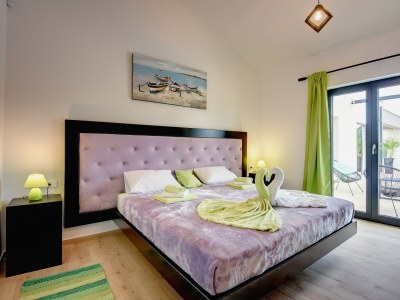 Villa - Villa Radola with Heated Pool - Features photo 27