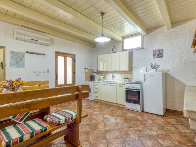 Apartment Haus Diana - Two-Bedroom Apartment A2 - Features photo 11