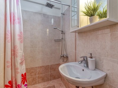 Apartment Haus Diana - Two-Bedroom Apartment A2 - Features photo 27