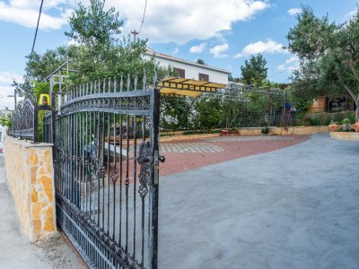 Holiday house Holiday Home in Arbanija with Sea Views - Outdoor photo 39